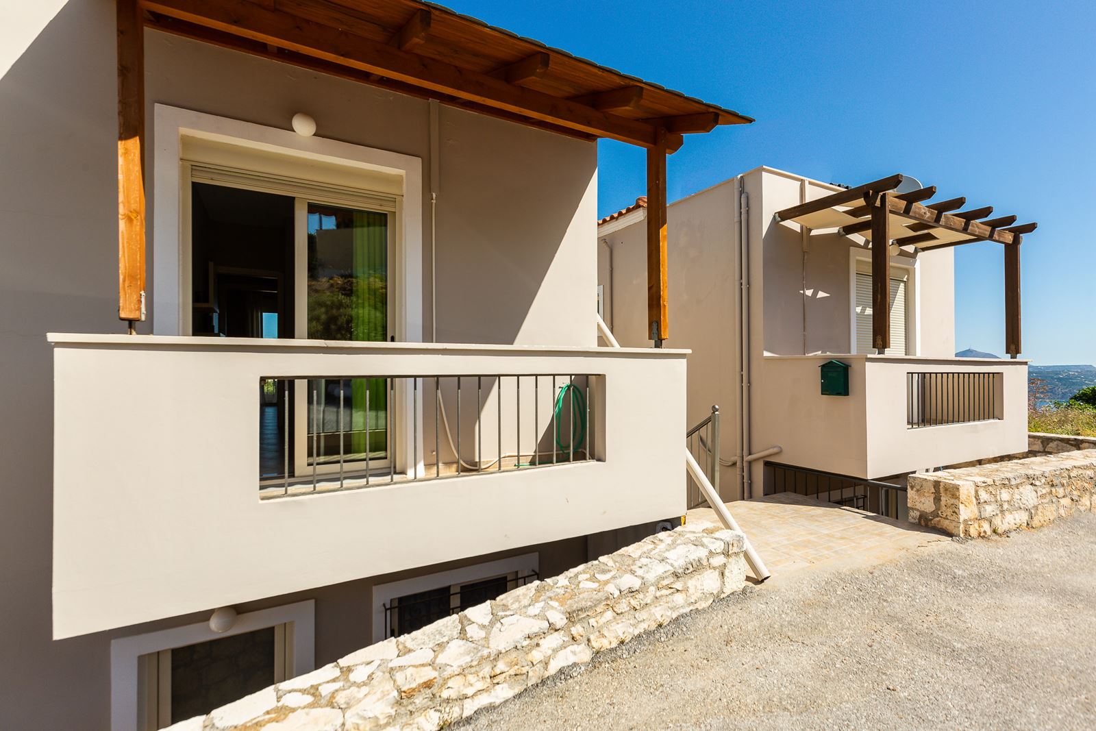 Villa in Megala Chorafia - Image 3