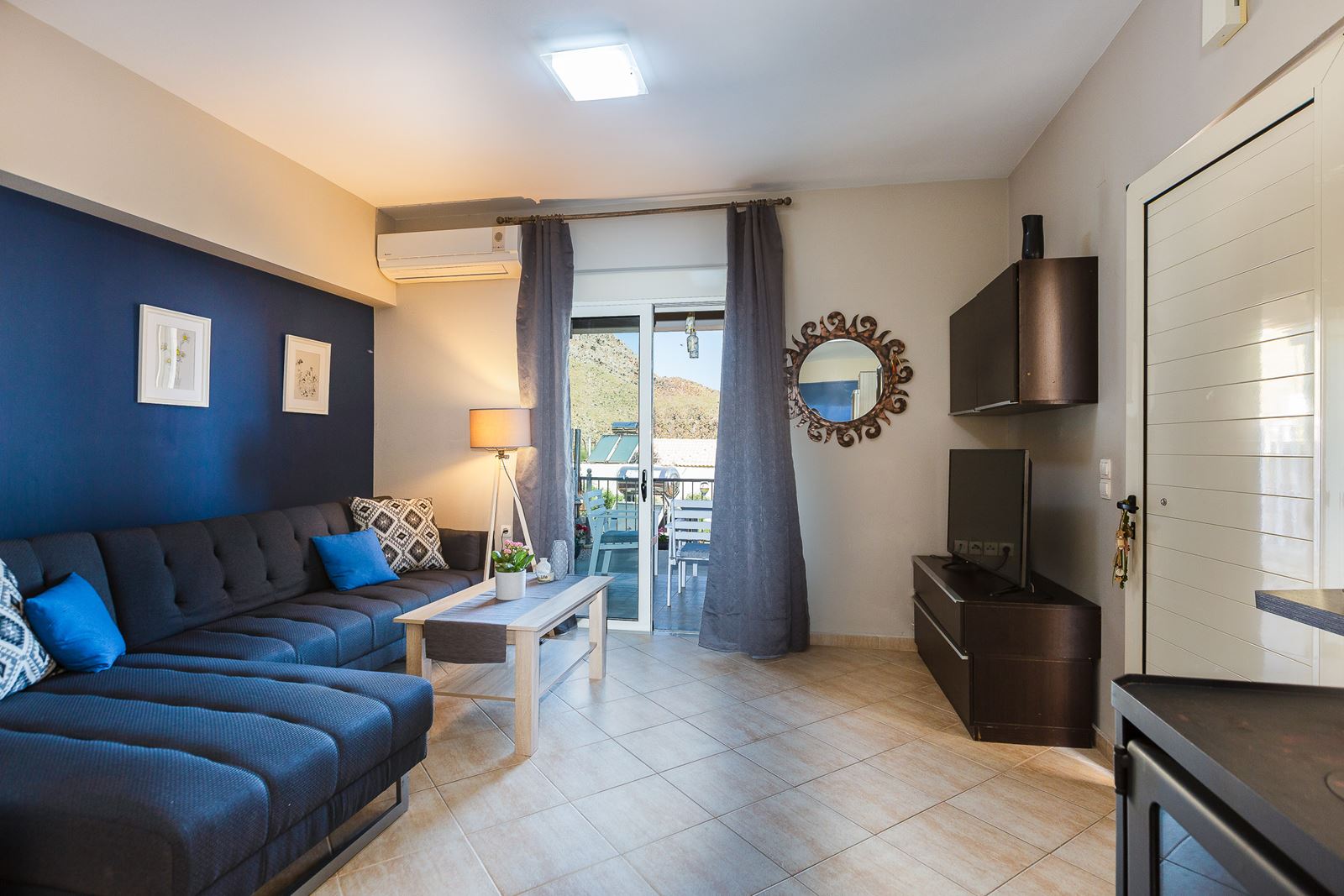 Villa in Megala Chorafia - Image 5