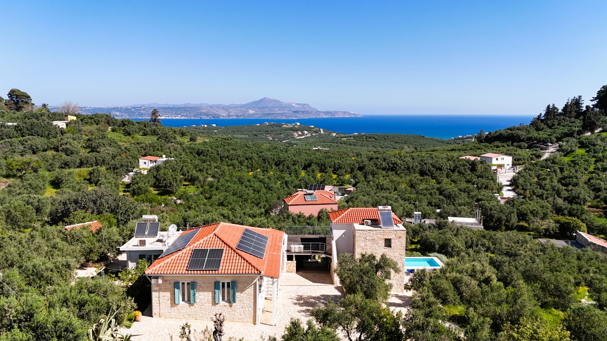 Villa in Tsivaras - view 1