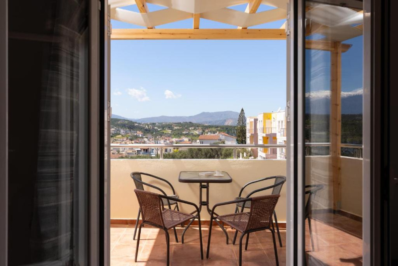 Villa in Almirida - Image 5